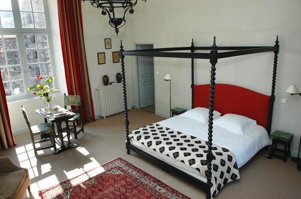 Chateau Royal De Saint-Saturnin 外观 照片