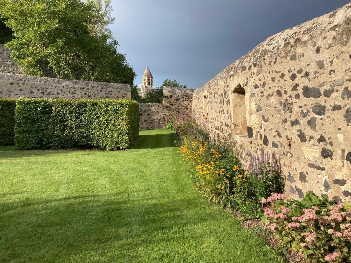 Chateau Royal De Saint-Saturnin 外观 照片