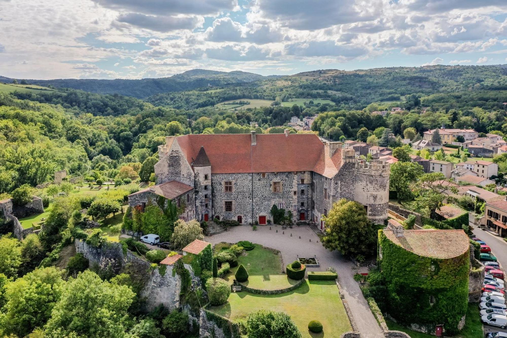 Chateau Royal De Saint-Saturnin 外观 照片