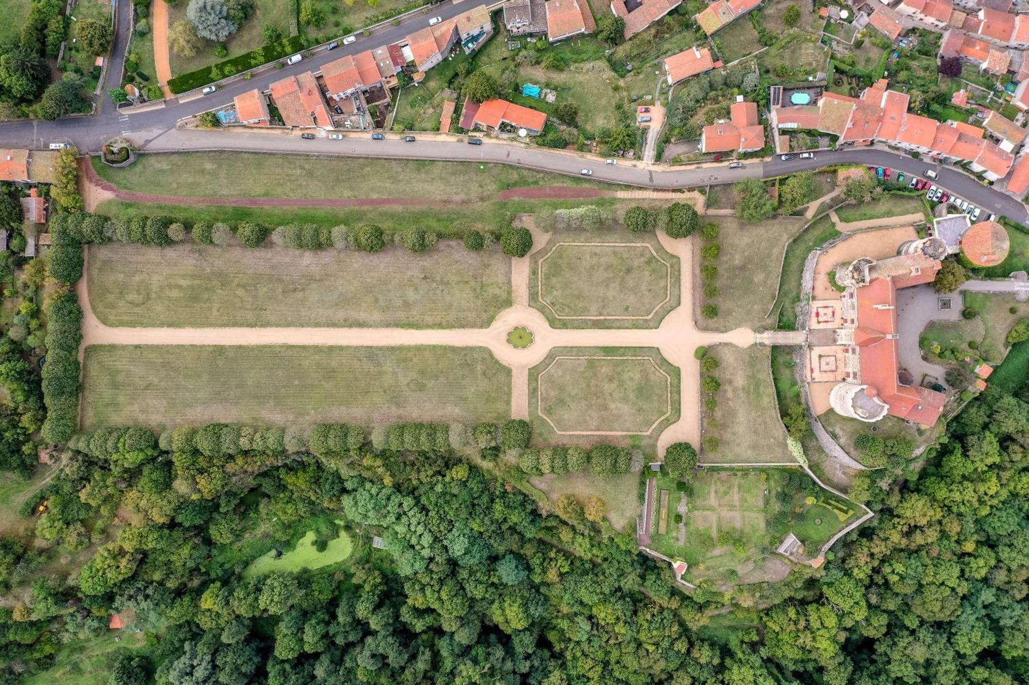 Chateau Royal De Saint-Saturnin 外观 照片