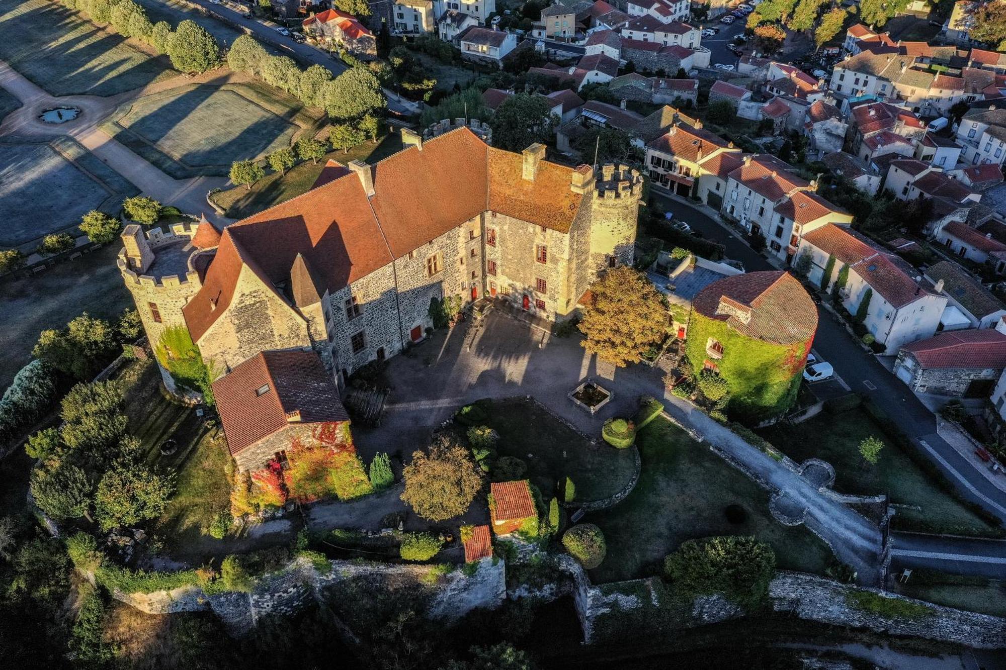 Chateau Royal De Saint-Saturnin 外观 照片